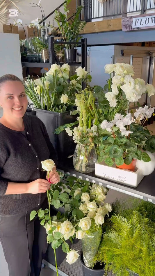 Wedding flower sneak peek 🤍🍦🌿