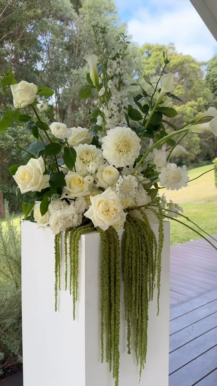 For our Olivia & Tom 🤍🌿 - whites and greens for this elegant & minimal floral brief 🍦🌱