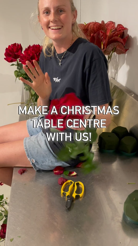 Make a Christmas table centre with us!