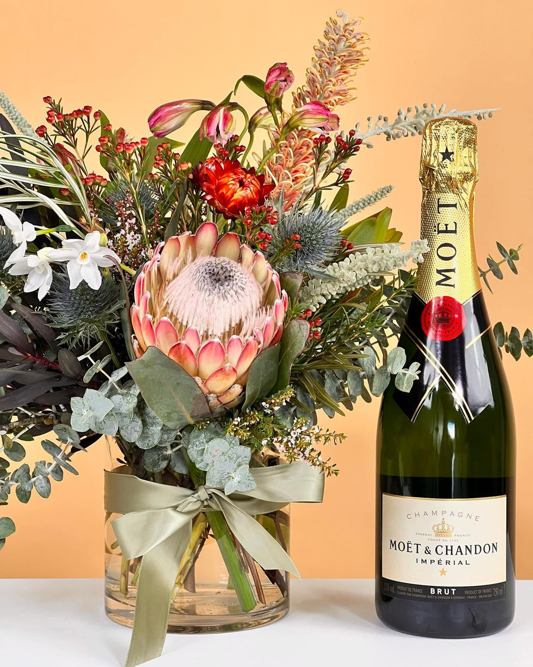 N A T I V E  P O S Y  B U N D L E 

Indulge with French Champagne and our Native Posy 🌿

Head to made with love by Flowers Gold Coast www.flowersgoldcoast.com.au the Gold Coast's best Florist