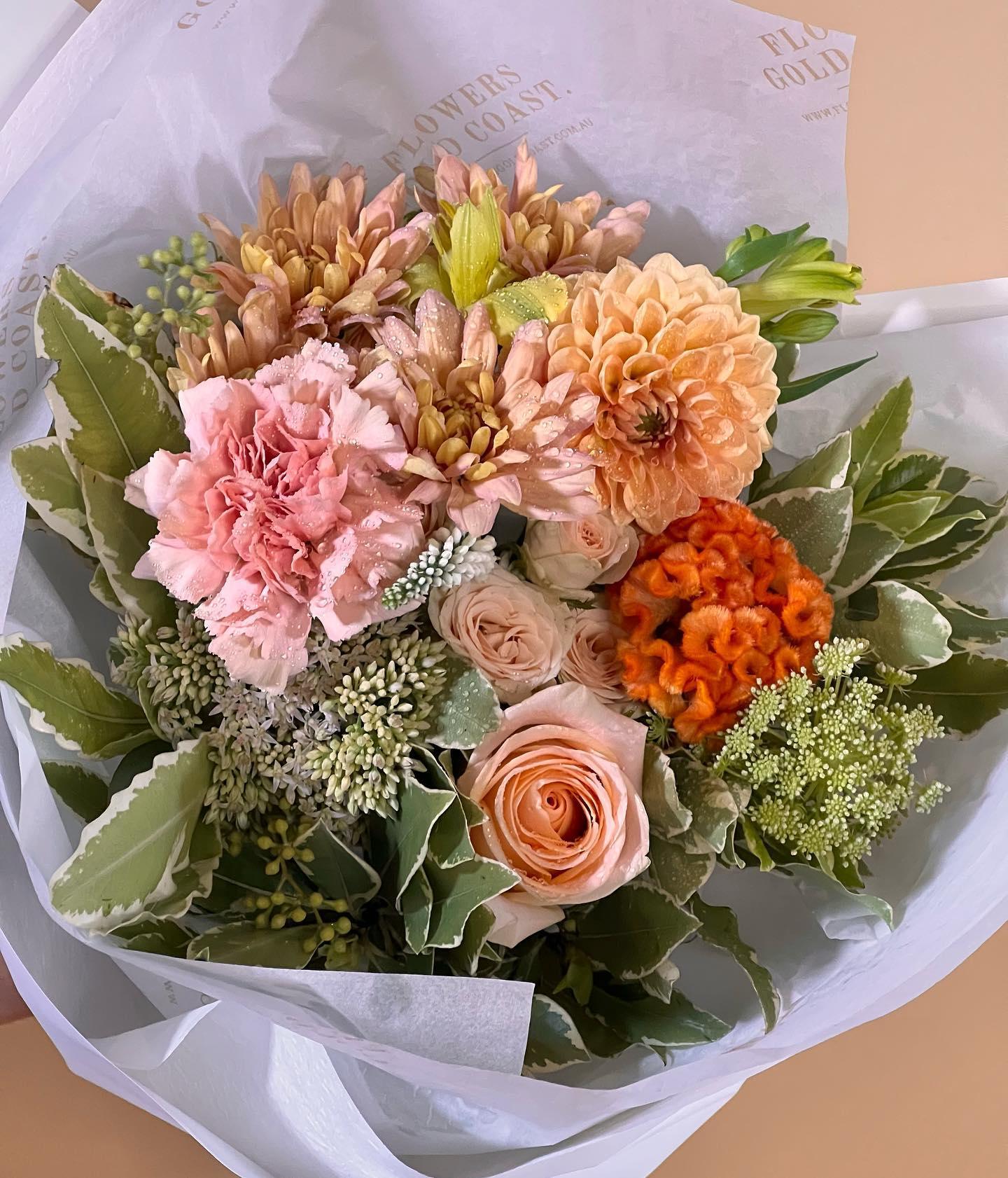 P E A C H Y 

Peaches, oranges and creams for this floral design 🍑

Open this long weekend and de made with love by Flowers Gold Coast www.flowersgoldcoast.com.au the Gold Coast's best Florist