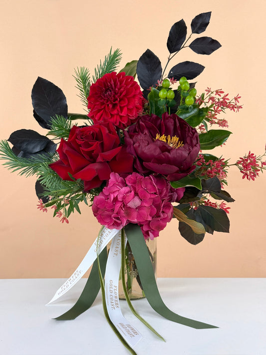 Christmas Posy Vase-Flower-Delivery-Gold-Coast-Florist-Flowers Gold Coast-https://www.flowersgoldcoast.com.au-best-florist