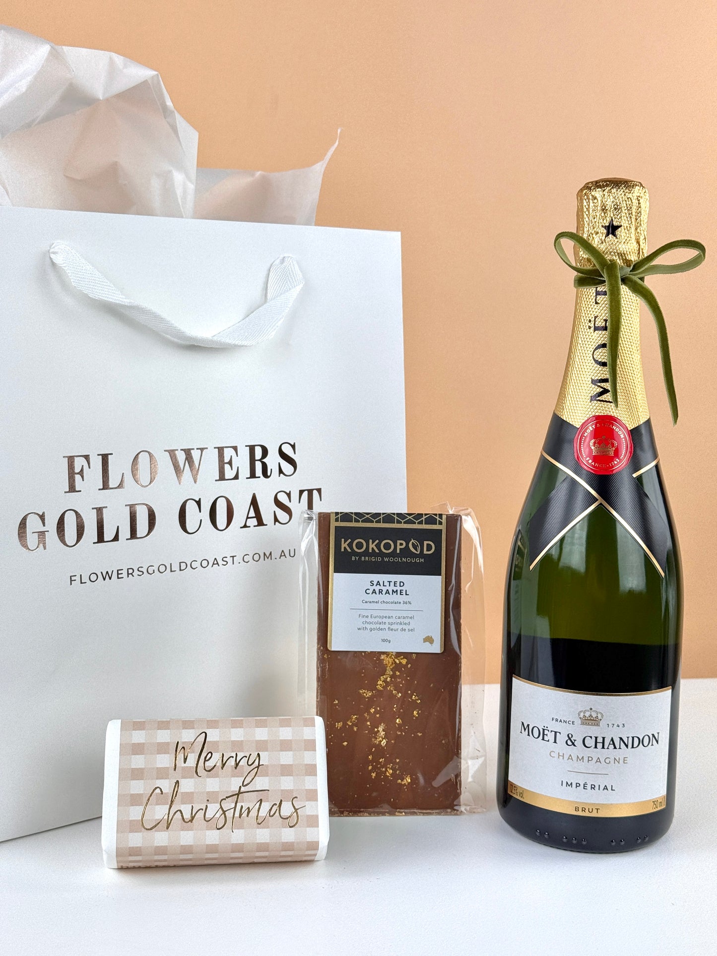 Christmas Gesture Hamper - Hamper made with love by Flowers Gold Coast www.flowersgoldcoast.com.au the Gold Coast's best Florist - Same Day Flower Delivery