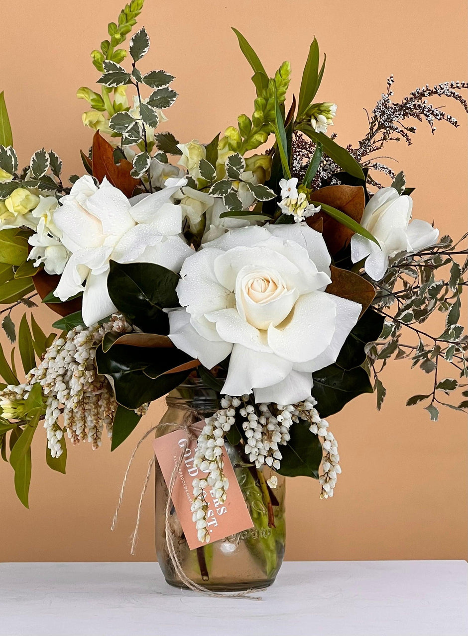 Broadbeach Florist QLD 4218 Same Day Broadbeach Flower Delivery Gold